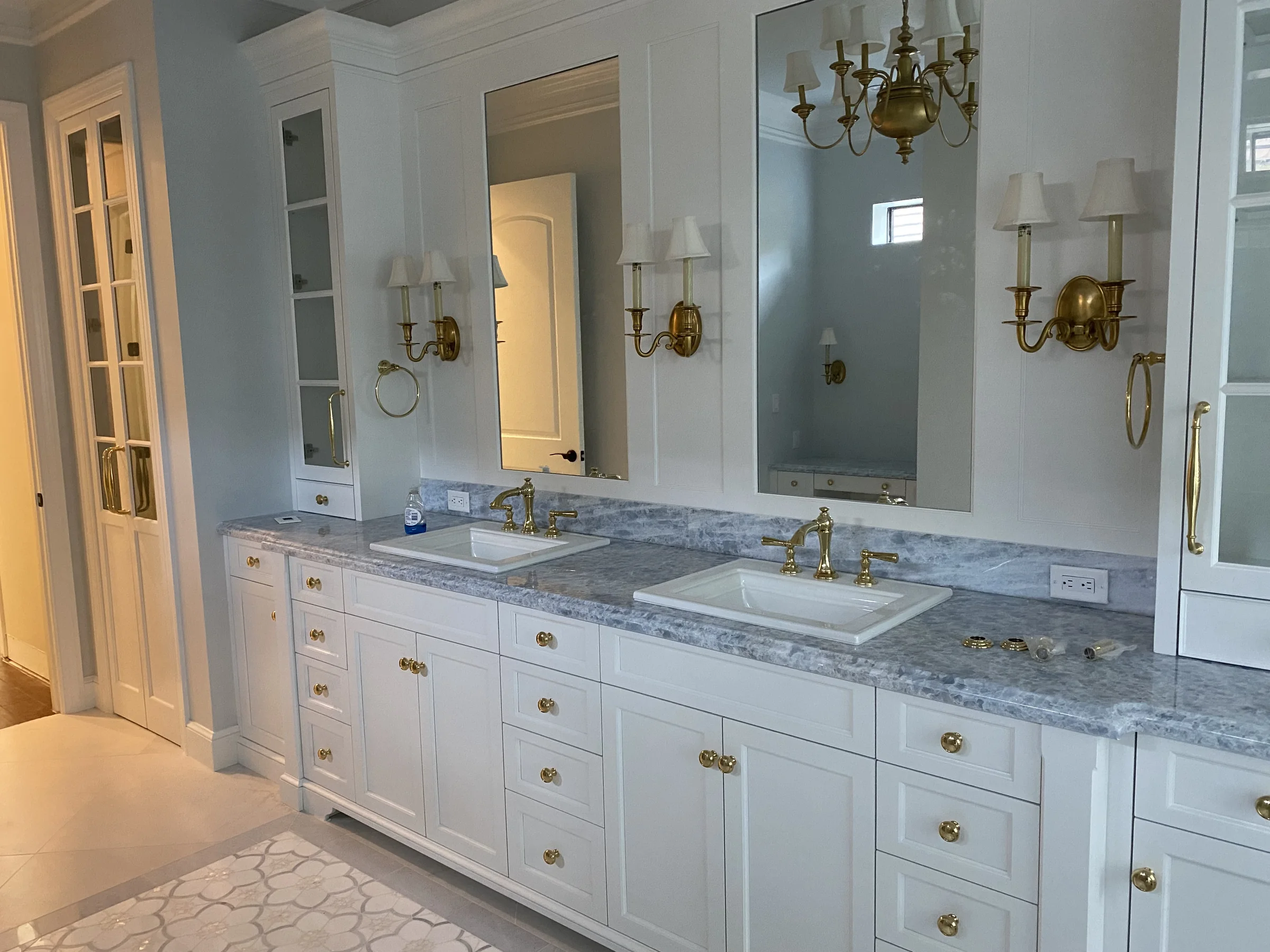 JR Custom Cabinetry bathroom vanities project